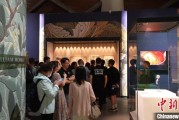 四柱排盘百年典藏首渡重洋 124套英国工艺美术运动珍品亮相天津